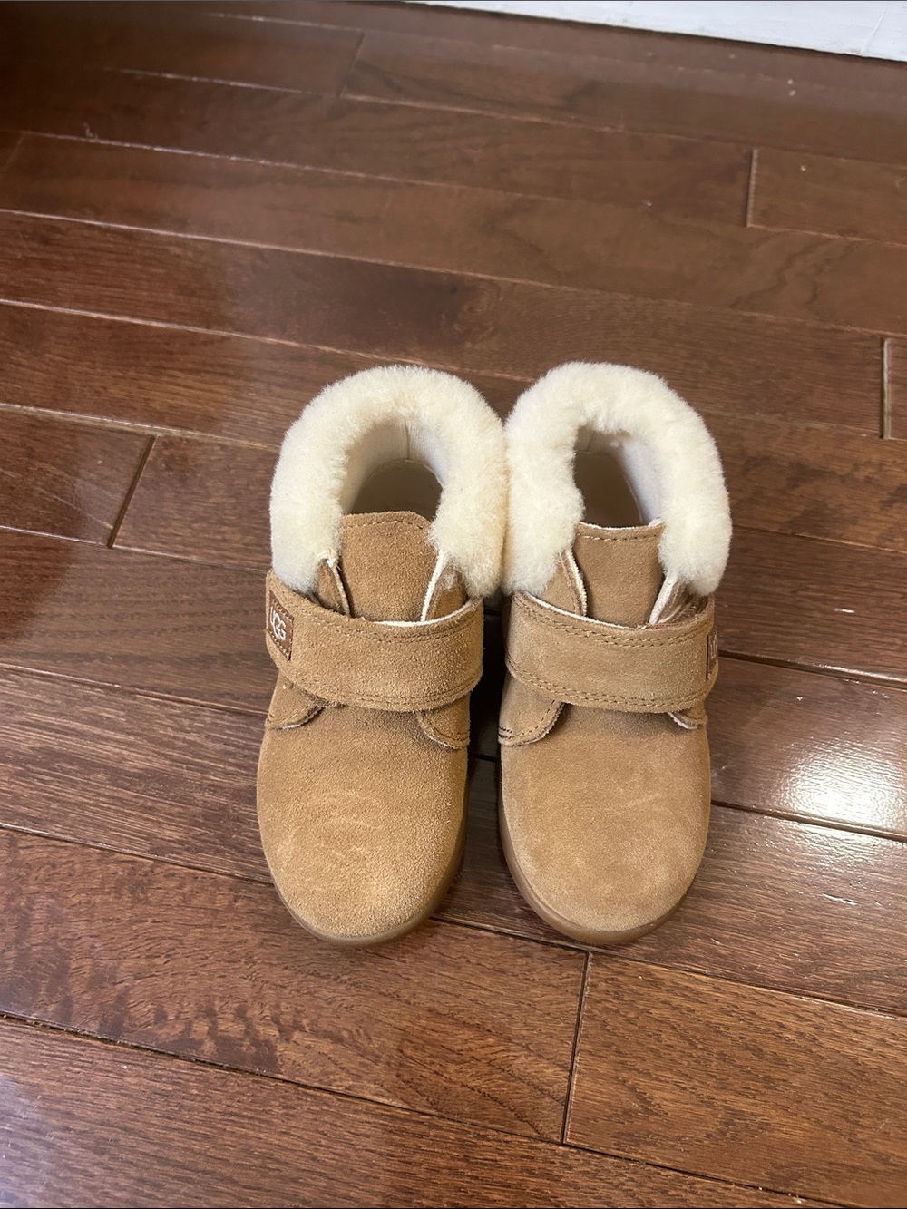 UGG Kids Chestnut Shearling-Lined Boots